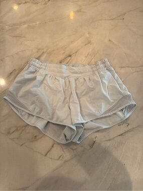 Lululemon Hotty Hot Low-Rise Lined Short 2.5”